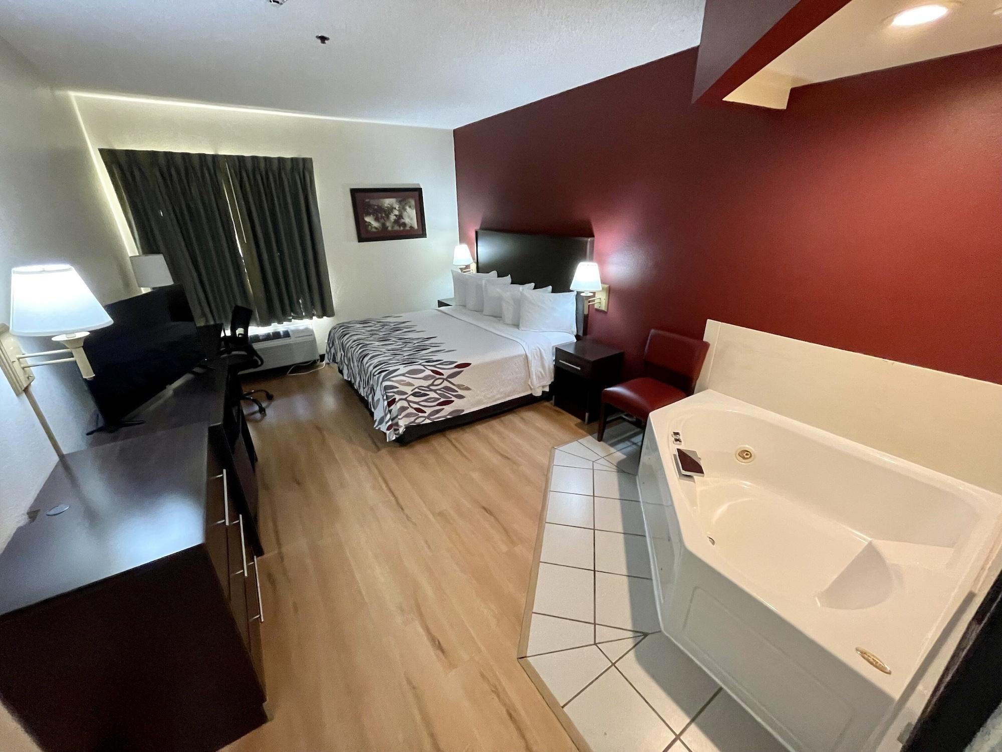 Red Roof Inn Clyde Bagian luar foto