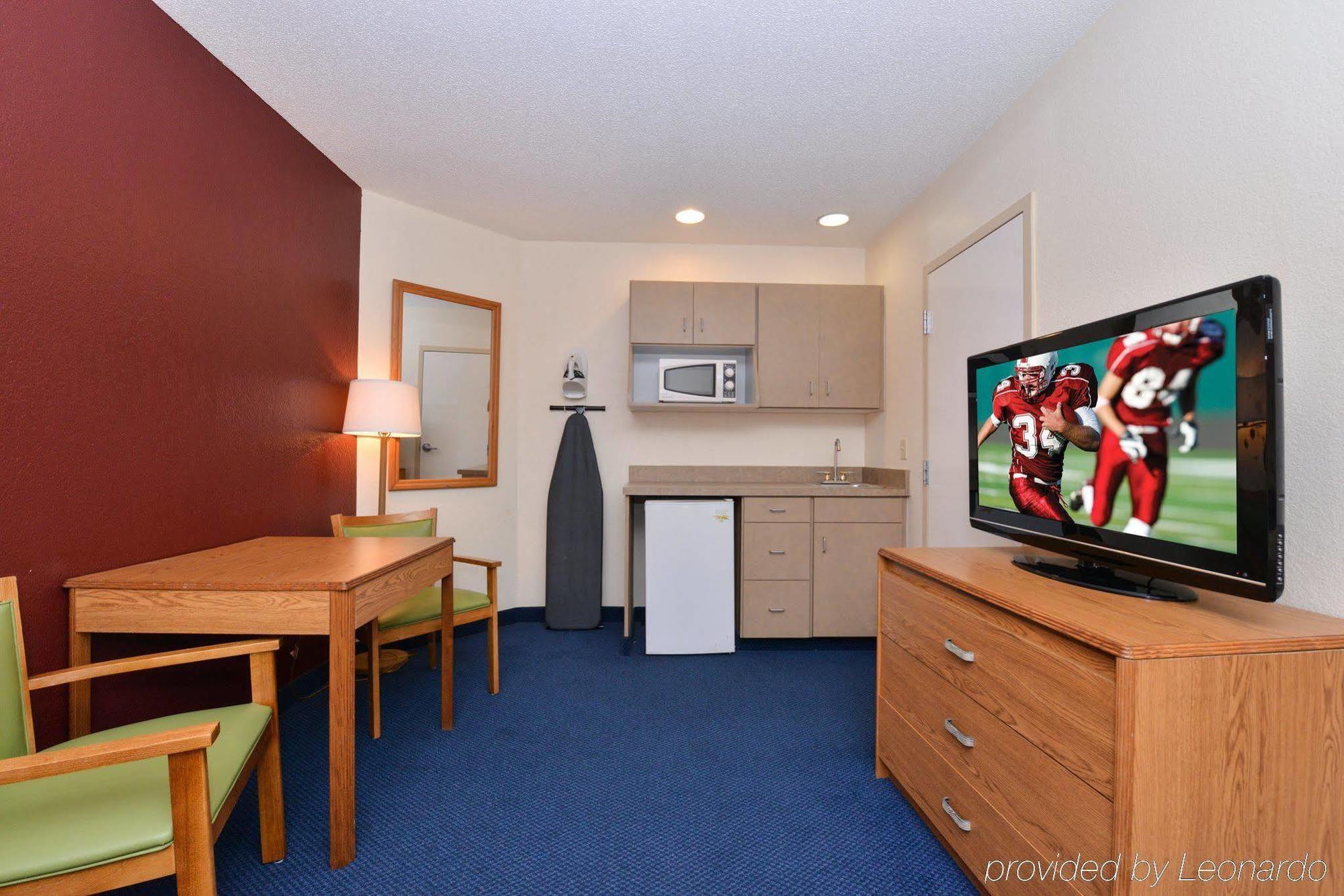 Red Roof Inn Clyde Bagian luar foto